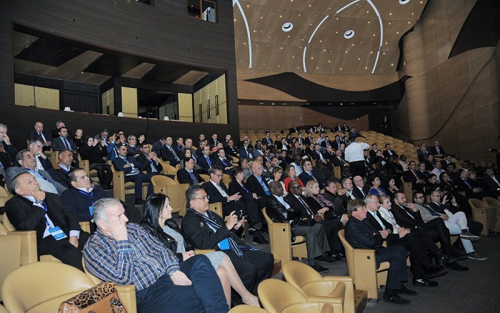 Baku Congress participants treated to concert program 